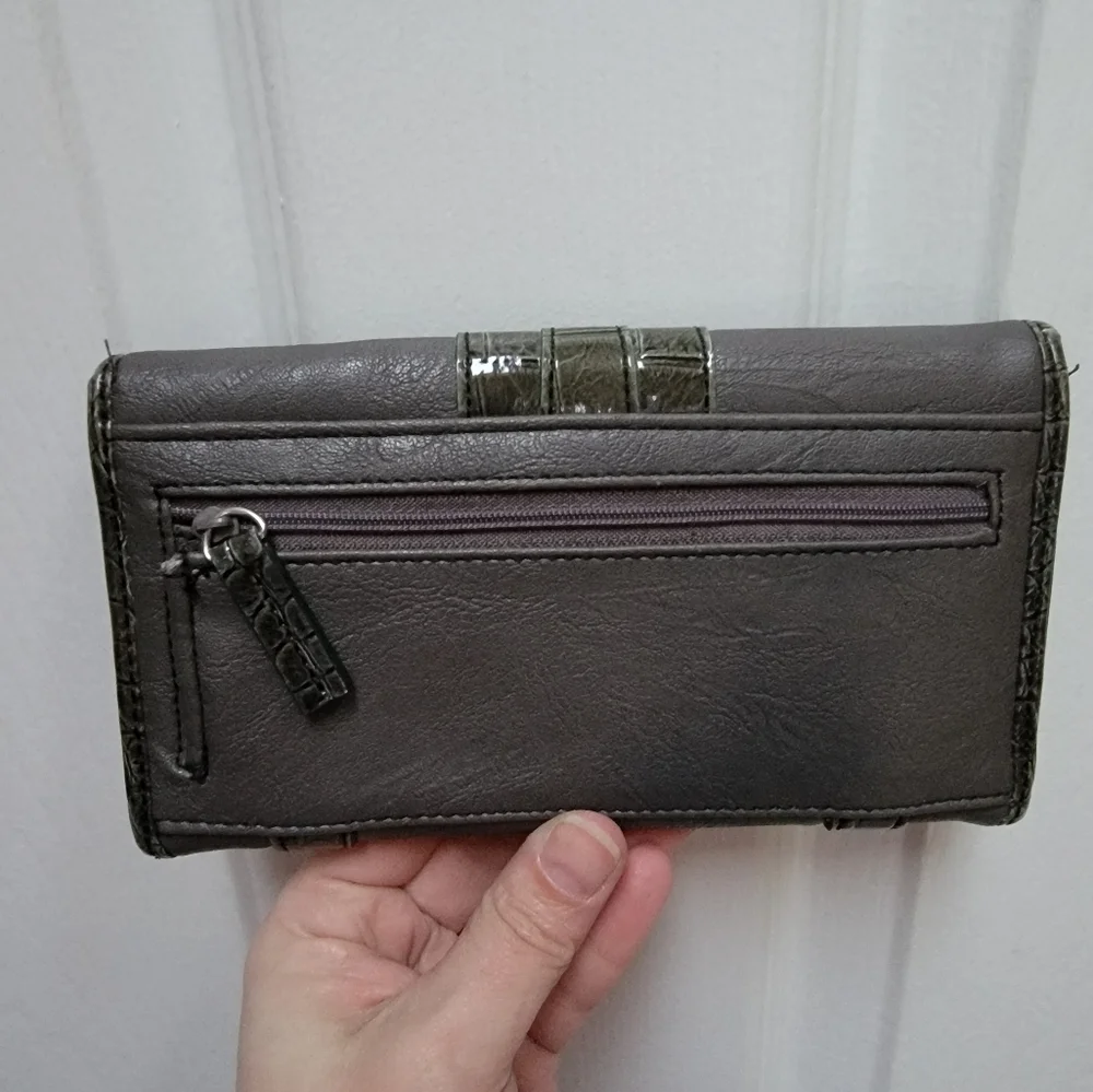 Xoxo Gray Leather Wallet NWOT